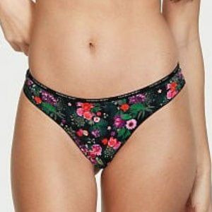 Victoria's Secret THE T-SHIRT Everyday Perfect Thong Floral Panty; Black; M